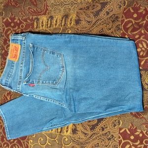 Levi's 710 Super Skinny Jeans